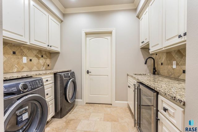 2508 W Sleigh Creek Cir Circle, Sioux Falls, SD 57108