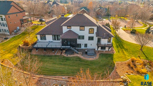 2508 W Sleigh Creek Cir Circle, Sioux Falls, SD 57108