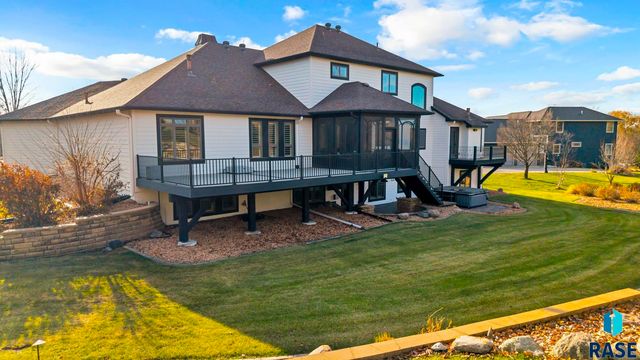 2508 W Sleigh Creek Cir Circle, Sioux Falls, SD 57108