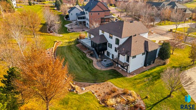 2508 W Sleigh Creek Cir Circle, Sioux Falls, SD 57108