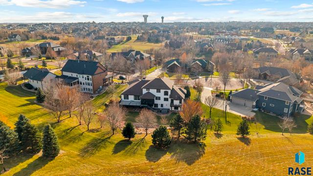 2508 W Sleigh Creek Cir Circle, Sioux Falls, SD 57108