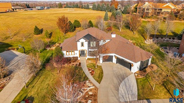2508 W Sleigh Creek Cir Circle, Sioux Falls, SD 57108