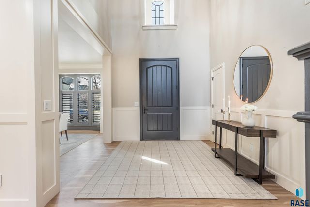 2508 W Sleigh Creek Cir Circle, Sioux Falls, SD 57108