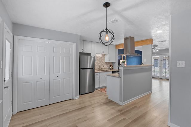 1409 Airline Drive D, College Station, TX 77845