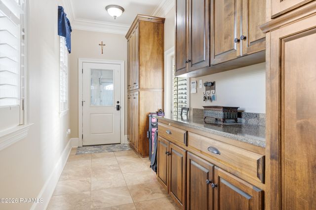 7503 Sugar Oaks Road, New Iberia, LA 70563