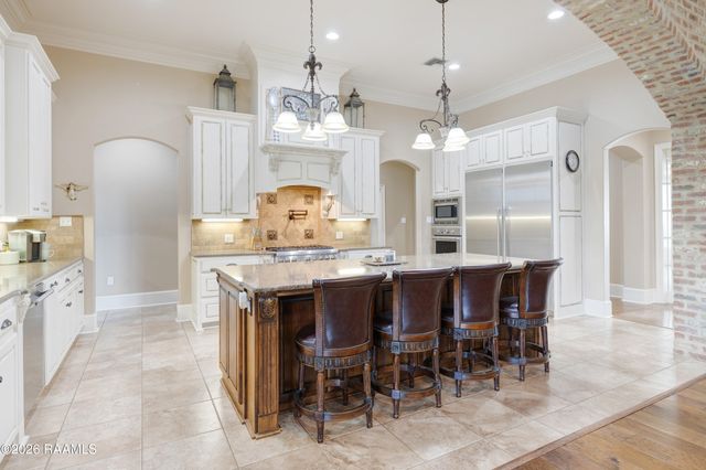 7503 Sugar Oaks Road, New Iberia, LA 70563