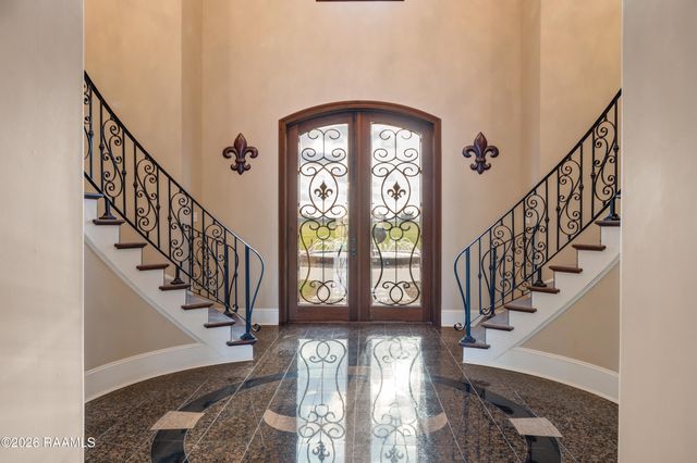 7503 Sugar Oaks Road, New Iberia, LA 70563