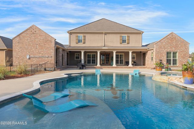 7503 Sugar Oaks Road, New Iberia, LA 70563