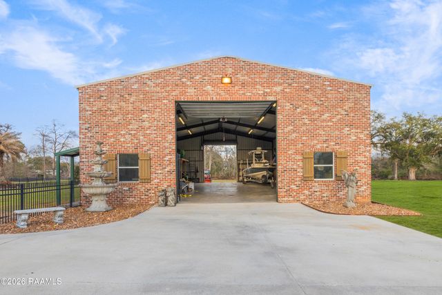 7503 Sugar Oaks Road, New Iberia, LA 70563