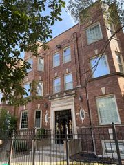 5743 S Calumet Avenue 3N, Chicago, IL 60637