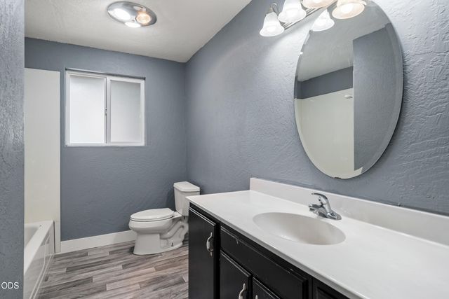 110 Victoria Way, Central Point, OR 97502