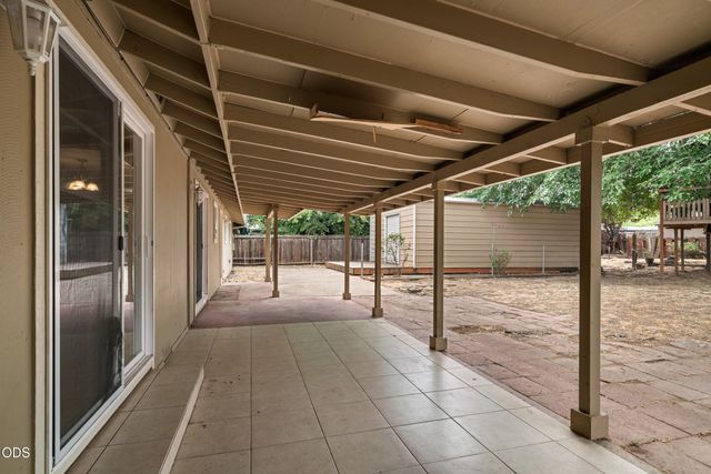 110 Victoria Way, Central Point, OR 97502