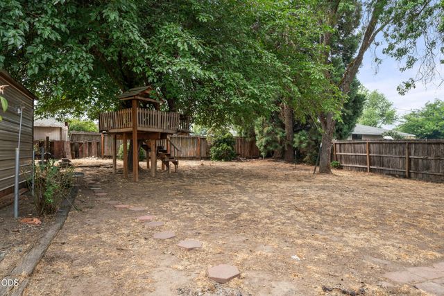 110 Victoria Way, Central Point, OR 97502