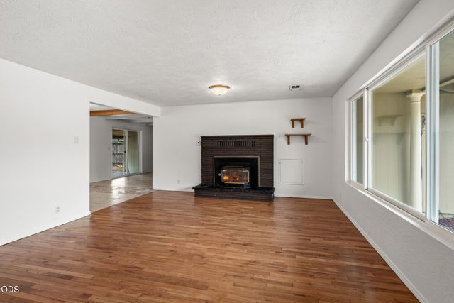 110 Victoria Way, Central Point, OR 97502