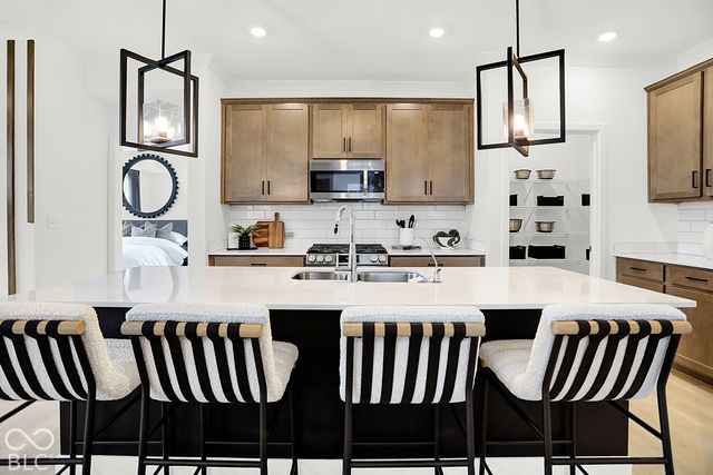 5108 Huntersfield Lane, Avon, IN 46123
