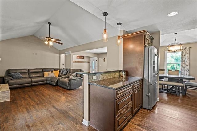24601 W 86th Terrace, Lenexa, KS 66227