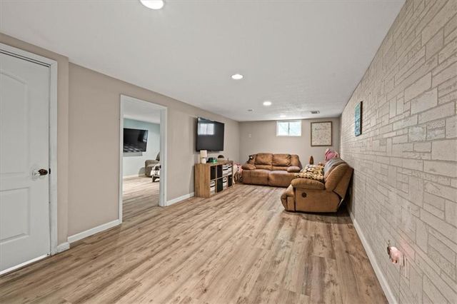 24601 W 86th Terrace, Lenexa, KS 66227