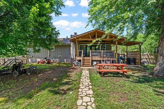 24601 W 86th Terrace, Lenexa, KS 66227