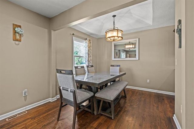 24601 W 86th Terrace, Lenexa, KS 66227
