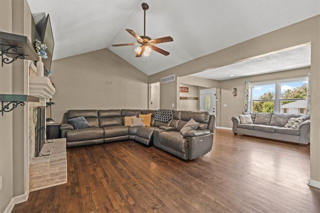 24601 W 86th Terrace, Lenexa, KS 66227