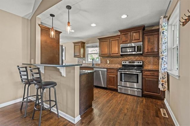 24601 W 86th Terrace, Lenexa, KS 66227