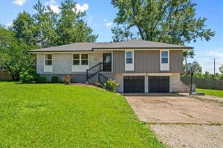 24601 W 86th Terrace, Lenexa, KS 66227