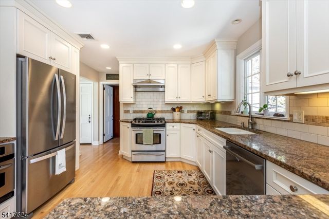 1 Kingwood Dr, Little Falls Twp., NJ 07424