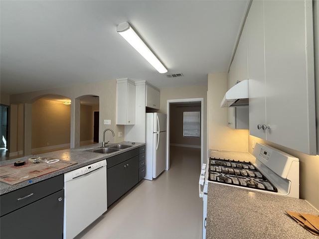 7407 Albert RD, Austin, TX 78745