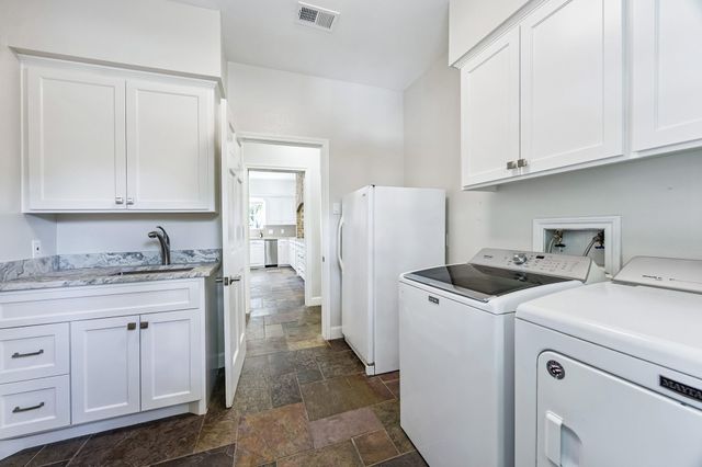 10810 Oak Creek Street, Houston, TX 77024