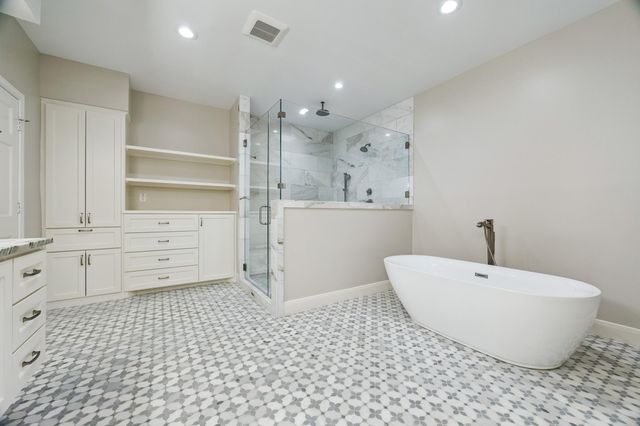 10810 Oak Creek Street, Houston, TX 77024