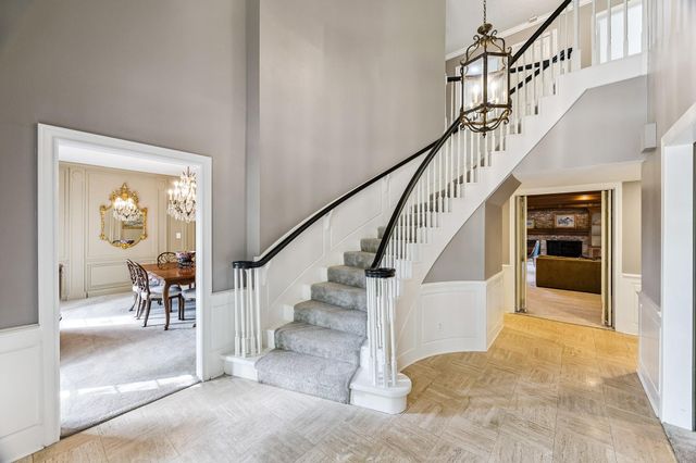 10810 Oak Creek Street, Houston, TX 77024