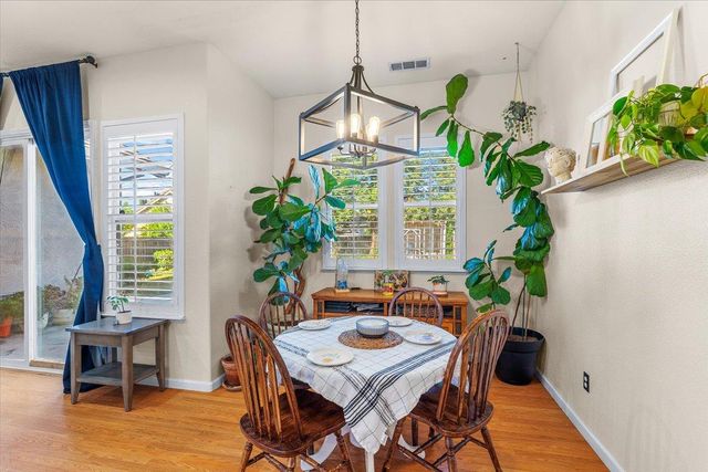 623 John Roos, Ripon, CA 95366