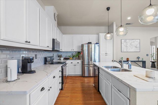 623 John Roos, Ripon, CA 95366