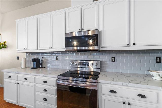 623 John Roos, Ripon, CA 95366