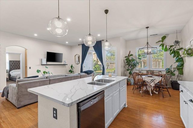 623 John Roos, Ripon, CA 95366