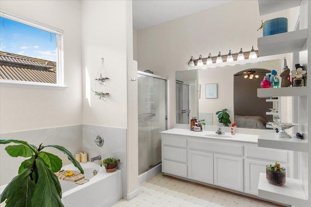 623 John Roos, Ripon, CA 95366