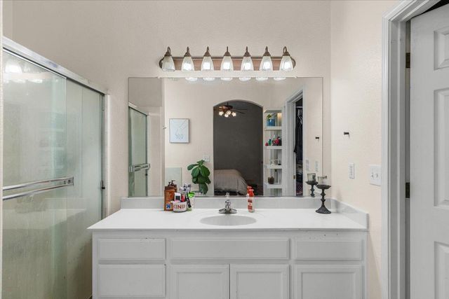 623 John Roos, Ripon, CA 95366