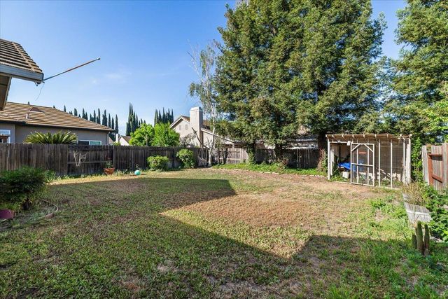 623 John Roos, Ripon, CA 95366