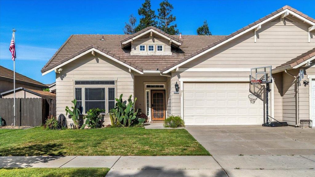 623 John Roos, Ripon, CA 95366