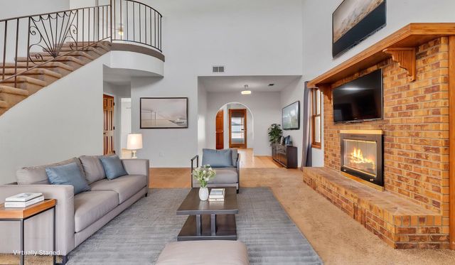 688 Lakeview Circle SE, Rio Rancho, NM 87124