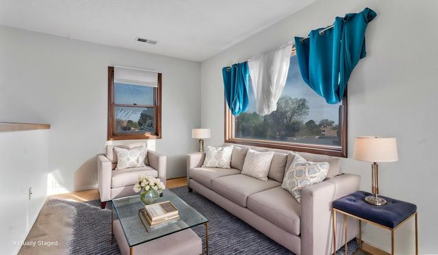 688 Lakeview Circle SE, Rio Rancho, NM 87124