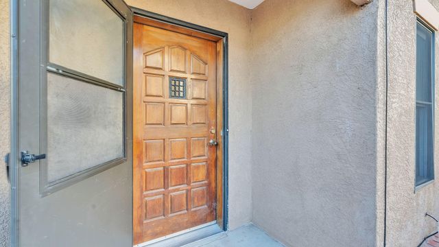 688 Lakeview Circle SE, Rio Rancho, NM 87124