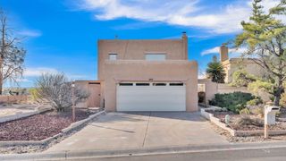 688 Lakeview Circle SE, Rio Rancho, NM 87124