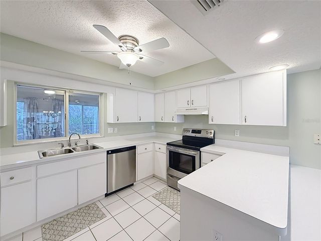 817 BERRYHILL CIRCLE, Fruitland Park, FL 34731