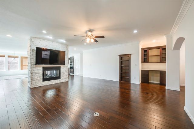 917 Crestview Drive, Coppell, TX 75019