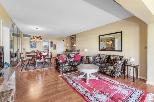 169 Atlantis Boulevard 302, Atlantis, FL 33462