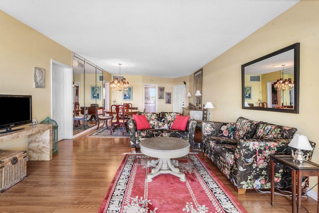 169 Atlantis Boulevard 302, Atlantis, FL 33462