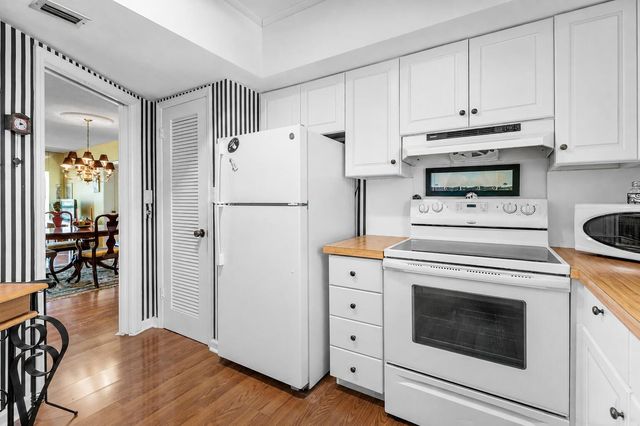 169 Atlantis Boulevard 302, Atlantis, FL 33462