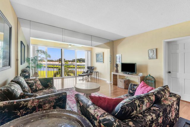 169 Atlantis Boulevard 302, Atlantis, FL 33462