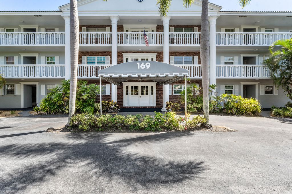 169 Atlantis Boulevard 302, Atlantis, FL 33462